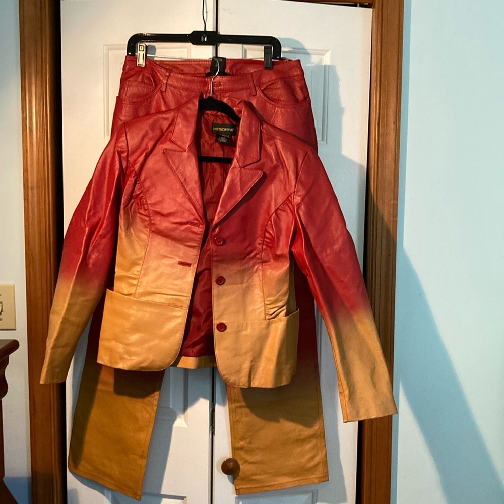 Vintage Metrostyle Red/Yellow Leather sets
